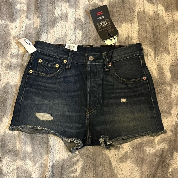 Levi’s 501® HIGH RISE WOMEN'S SHORTS
Size 25 - Picture 2 of 13